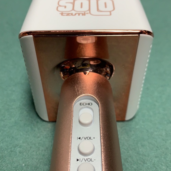 Pop solo karaoke cordless blue tooth microphone. - Picture 5 of 17